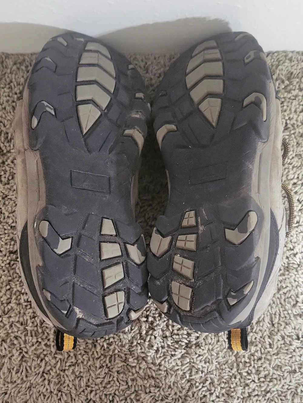Ozaek Trail Gray and Black Hiking Sneakers with Yellow Accents